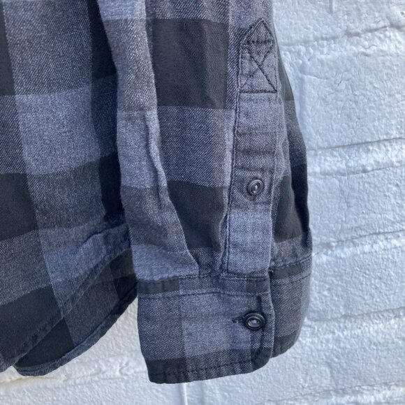 American Eagle Classic Gray & Black Buffalo Check Flannel - Size Men's Medium - Picture 4 of 5